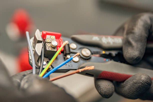 Best Affordable Emergency Electrician  in Harrington, DE